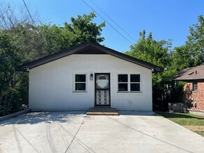 Building Photo - 3010 Indiana Ave