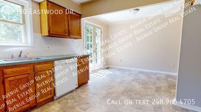 Building Photo - 19330 Eastwood Dr