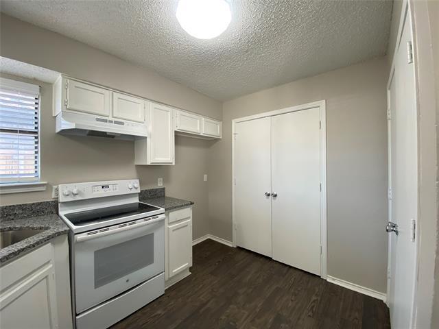Foto del edificio - 6706 Crestmont Ct
