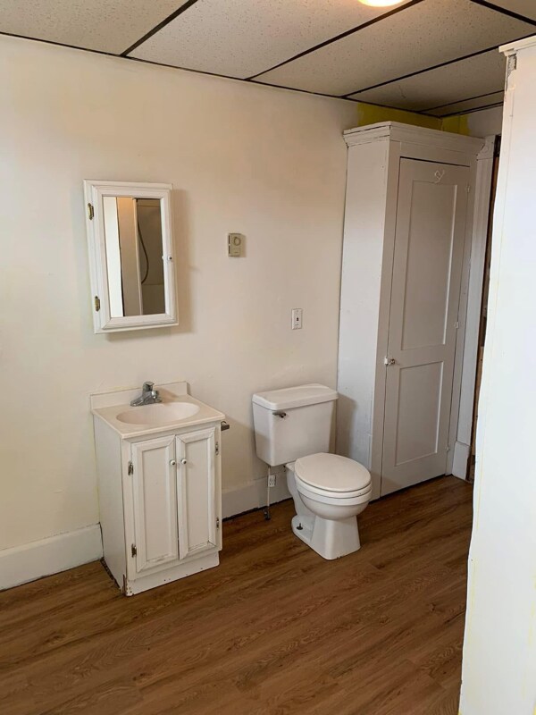 Foto del edificio - 101 Powell Ave