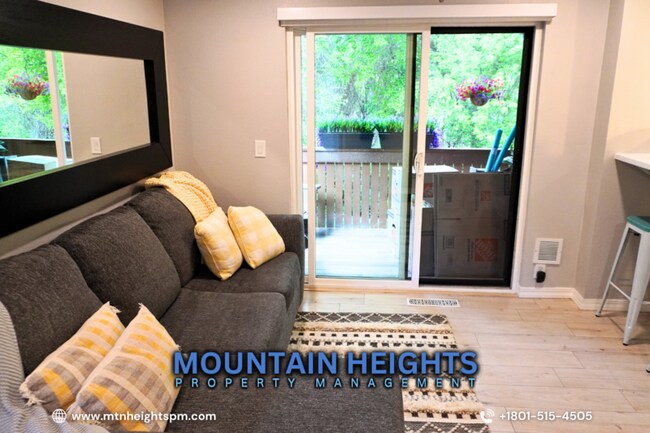 Foto del edificio - 6841 Countrywoods Cir