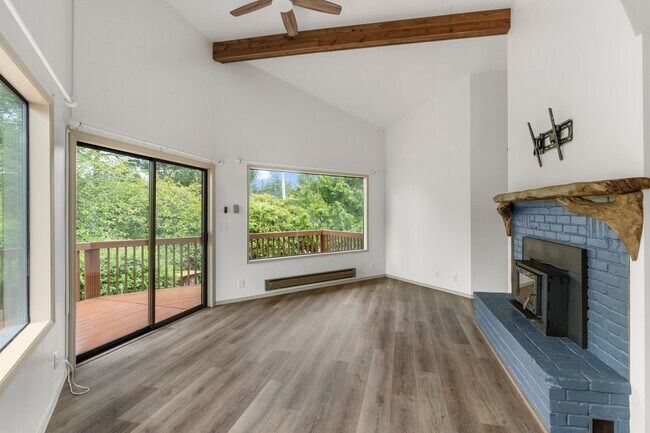 Foto del edificio - 3612 Seabreeze Ave
