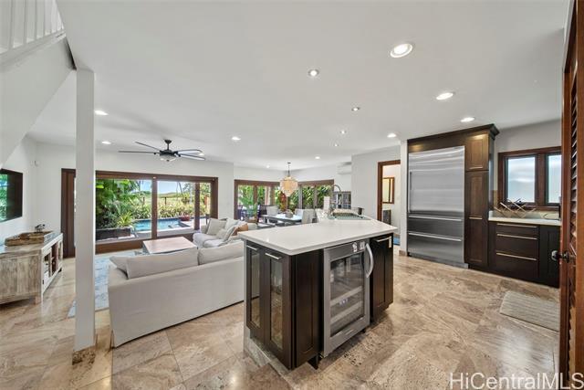 Building Photo - 318 Kealahou St