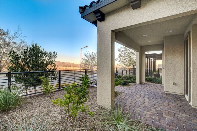 Foto del edificio - 11680 Hamilton Lk Ave