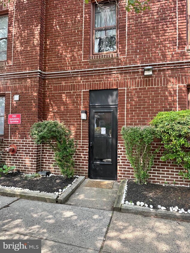 Foto principal - 240 W Mt Pleasant Ave