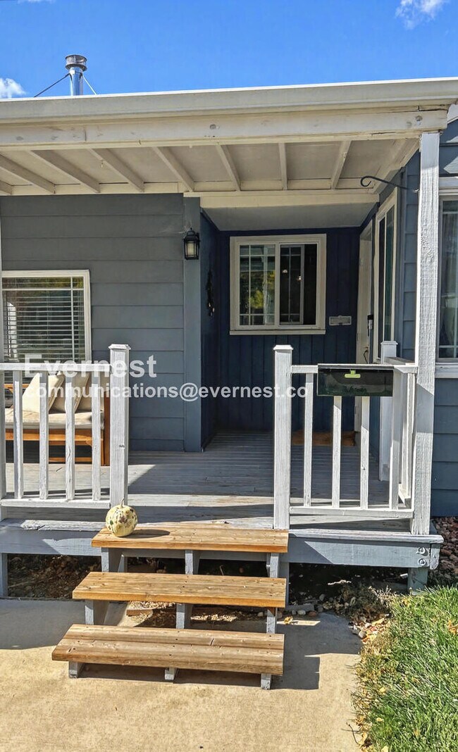 Foto del edificio - 3 Bed, 1 Bath Home with Fenced Yard / Available Soon!