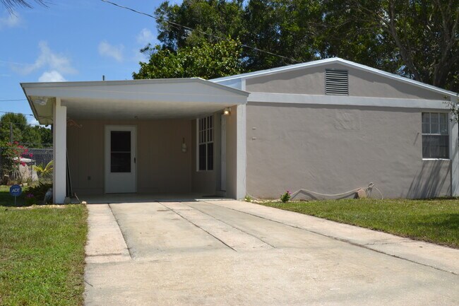 Building Photo - 1603 Zephyr Ave