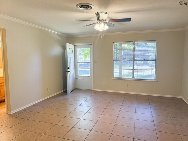 Foto del edificio - 5011 Rock Point St