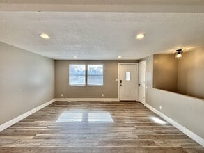 Building Photo - 3498 Valley Heights Dr