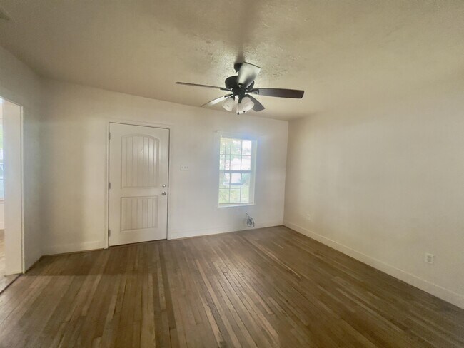 Building Photo - 5311 Avenue O