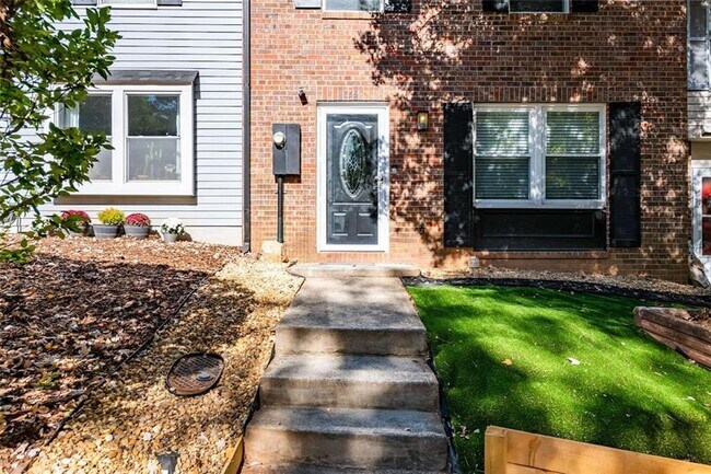 Foto del edificio - 859 Regal Path Ln