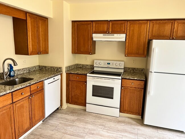 Kitchen - 12670 Marcum Ct