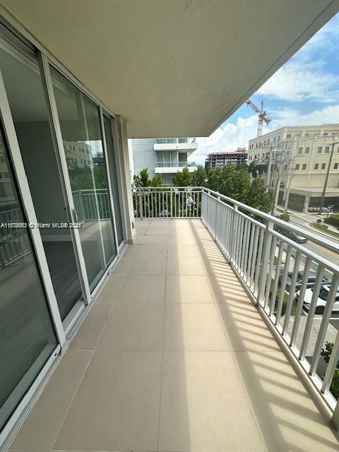 Foto del edificio - 9500 W Bay Harbor Dr