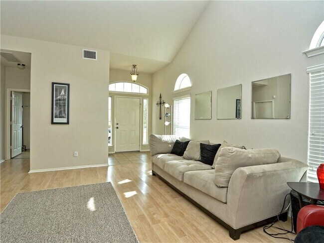 Foto del edificio - 4100 Whitecrest Cove