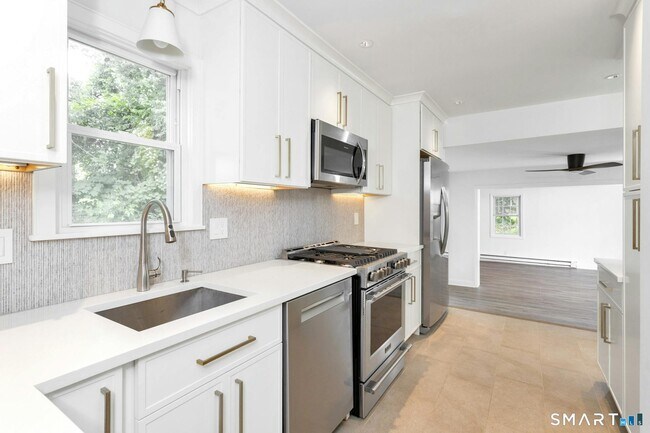 Building Photo - 124 Minturn Pl
