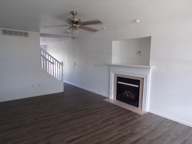 Building Photo - 901-903 Belle Valley Dr