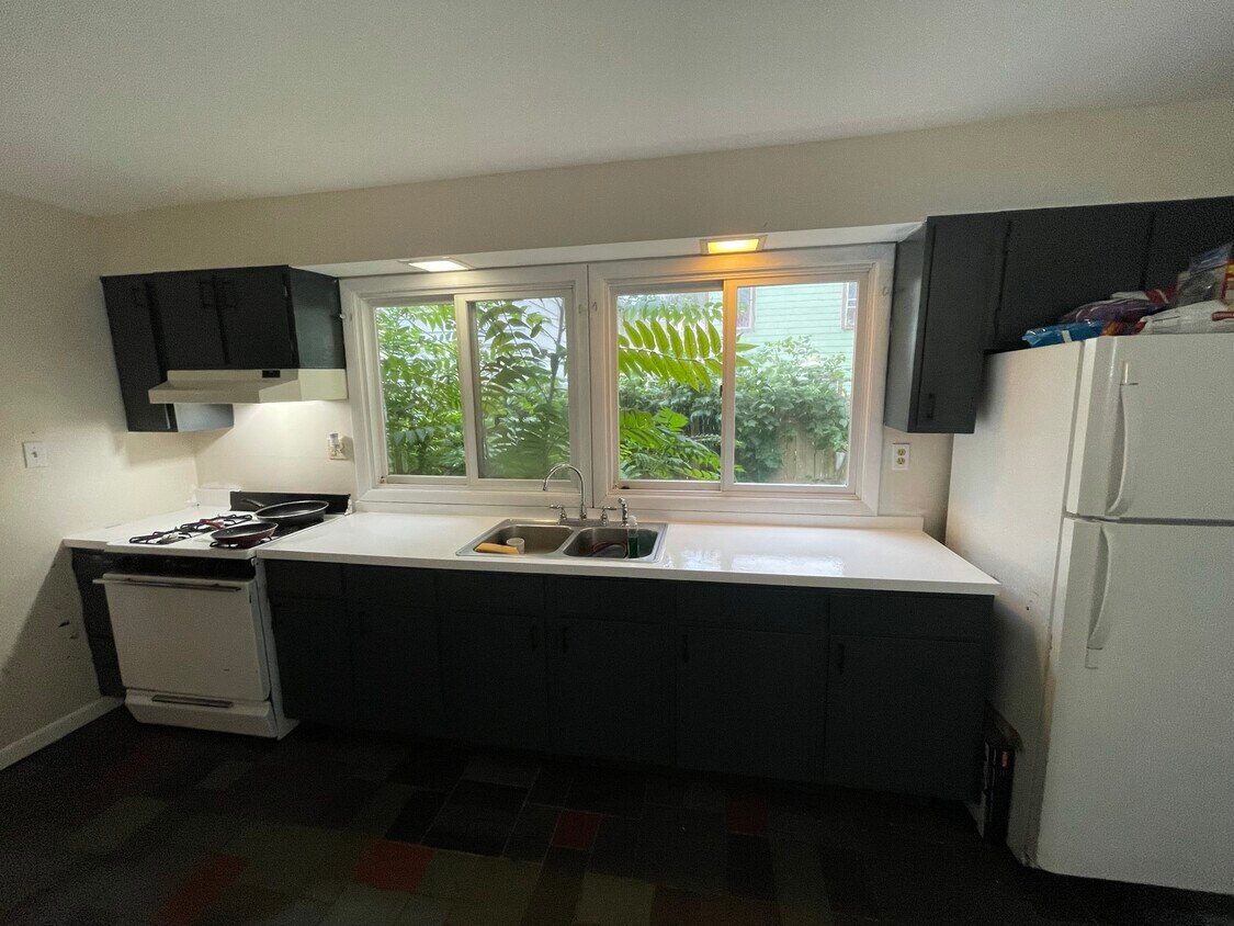 Foto del edificio - 452 Hudson Ave