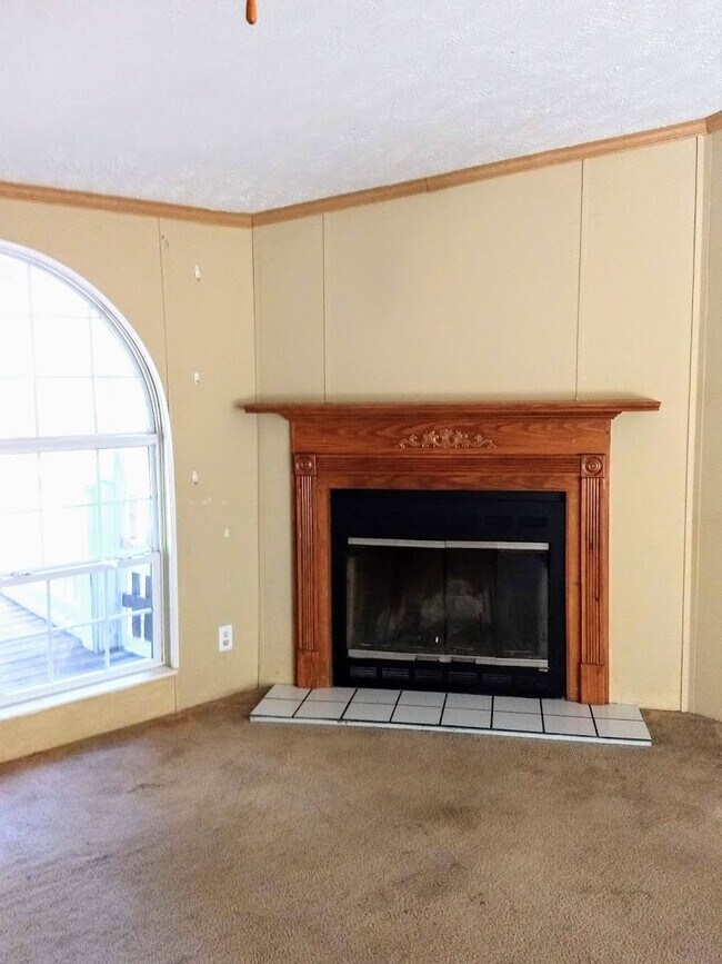 Building Photo - 229 Red Fox Dr