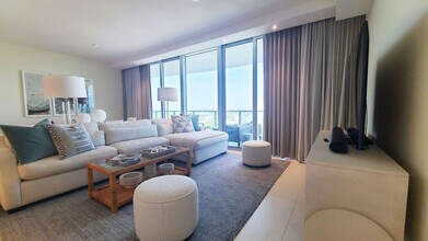 Building Photo - 3100 N Ocean Dr