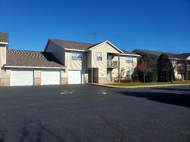 Building Photo - Bluff Ridge Apartments