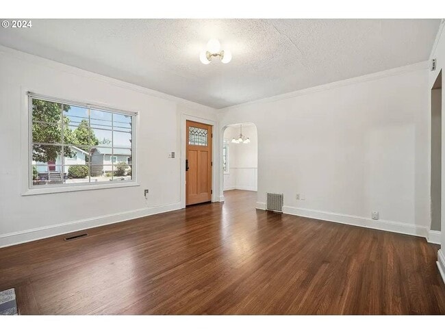 Building Photo - 5604 SE Holgate Blvd
