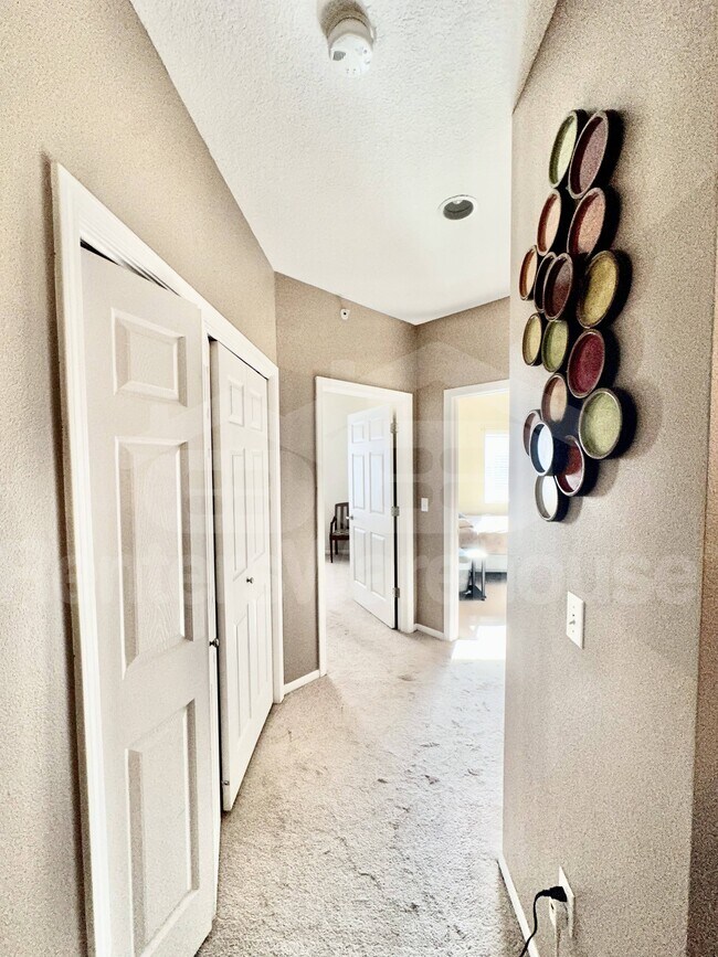 Foto del edificio - 6255 Beechtree Dr