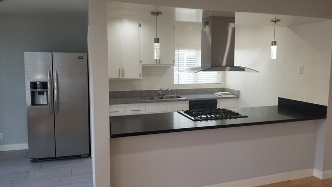 Foto del edificio - 7068 Lanewood Ave