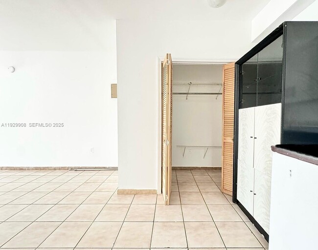 Foto del edificio - 1200 NW 37th Ave