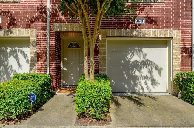 Building Photo - 3501 Link Valley Dr.