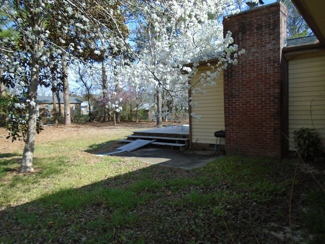 Building Photo - Warrenwood Estates