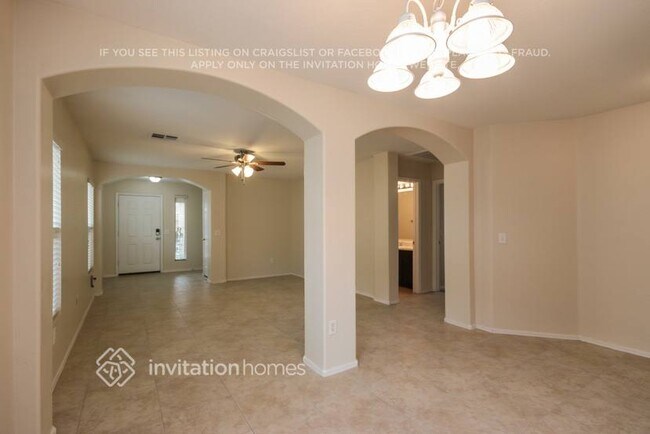 Building Photo - 13432 W Peck Dr