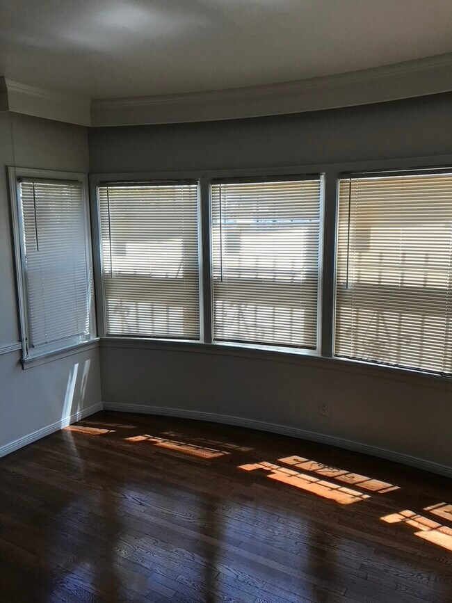 Foto del edificio - 1803 W 36th St
