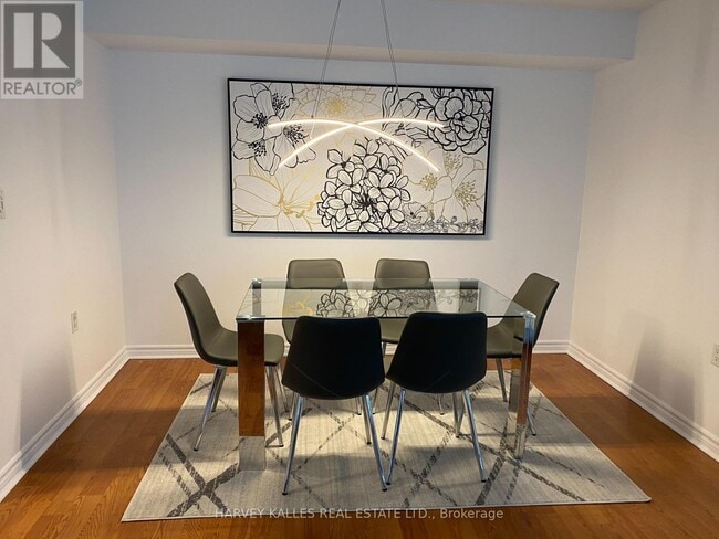 Photo du bâtiment - 3830-3830 Bathurst St