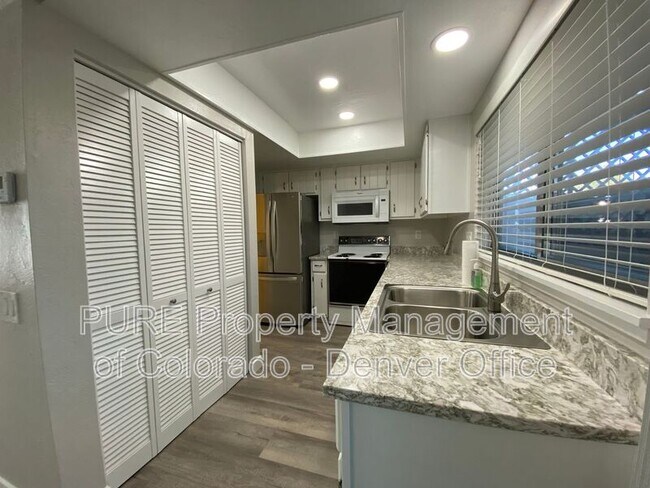 Foto del edificio - 564 S Carr St