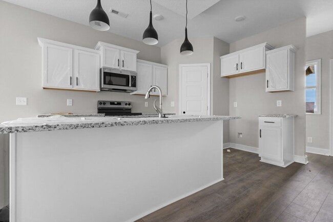 Building Photo - Beautiful New Build Available Now!