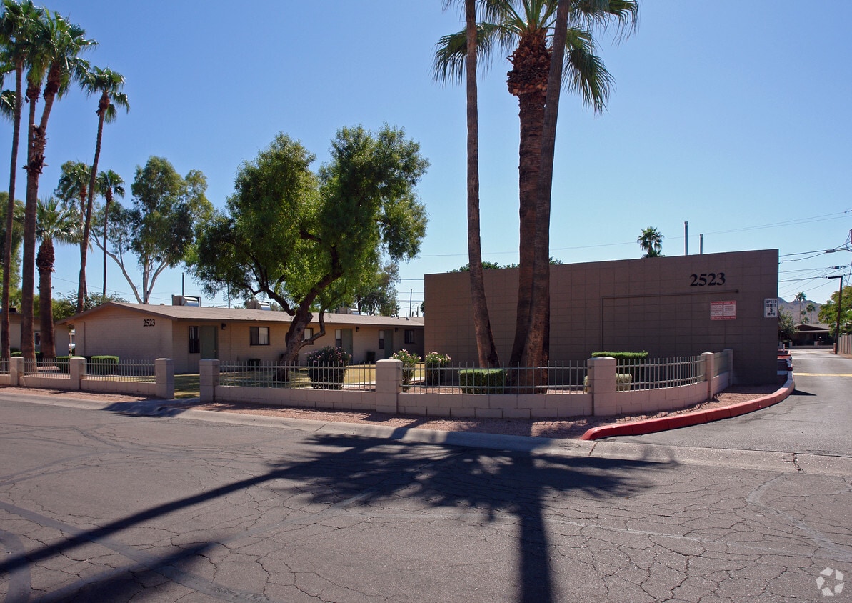 Primary Photo - 2523-2527 Aire Libre Ave