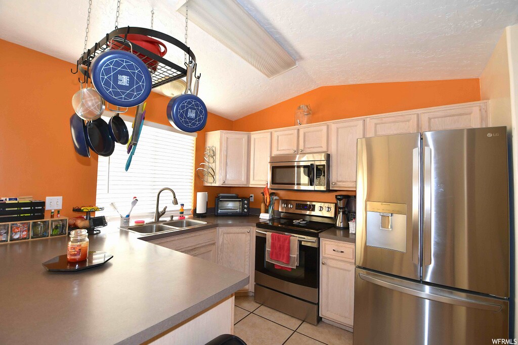 5397 S Vista Dr, Roy, UT 84067 House Rental in Roy, UT