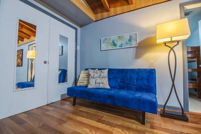 Foto del edificio - 1735 Grayson Dr