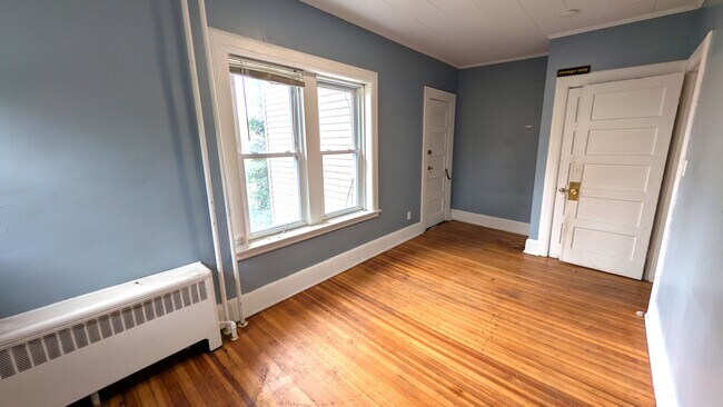 Building Photo - 51 Elm St