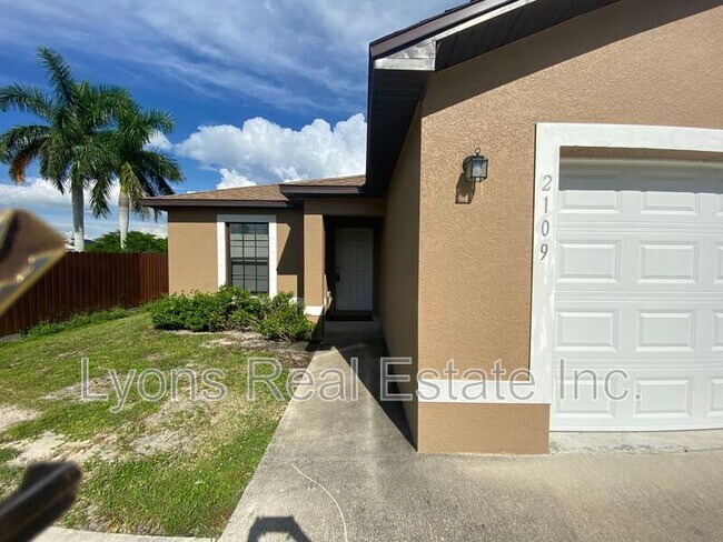 Foto del edificio - 2109 Chiquita Blvd S