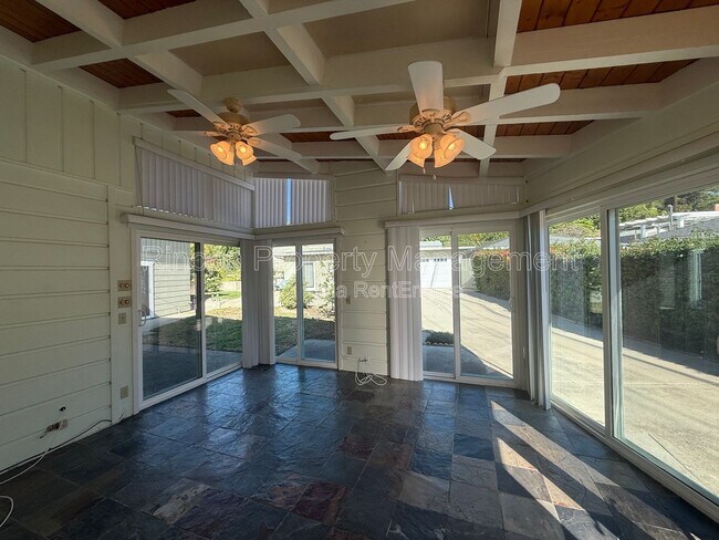 Foto del edificio - 3677 Willowick Dr