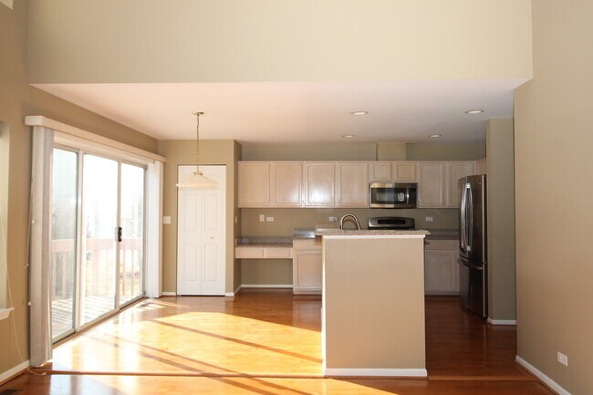 Foto del edificio - 1551 Woodbury Cir