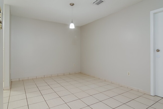 Building Photo - 10724 SW 144th Ct
