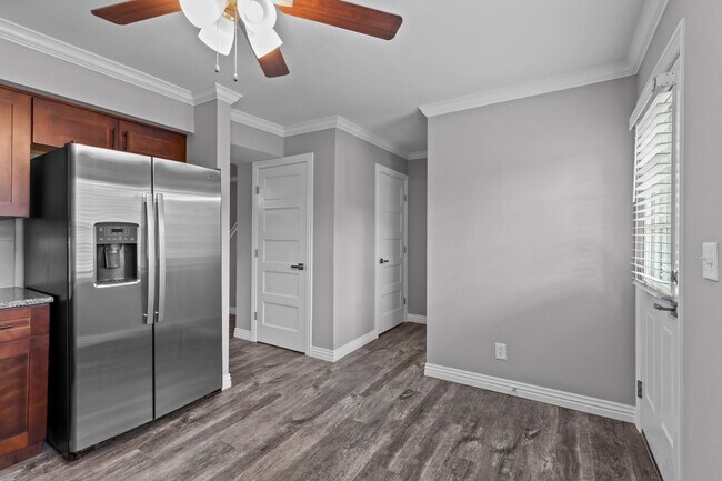 Foto del edificio - Newly Renovated 2 Bed, 1 Bath Townhome!