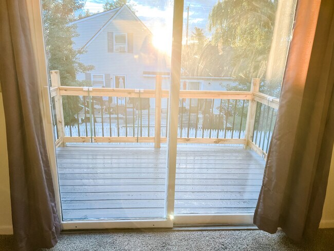 Porch - 4 Orchard Ln