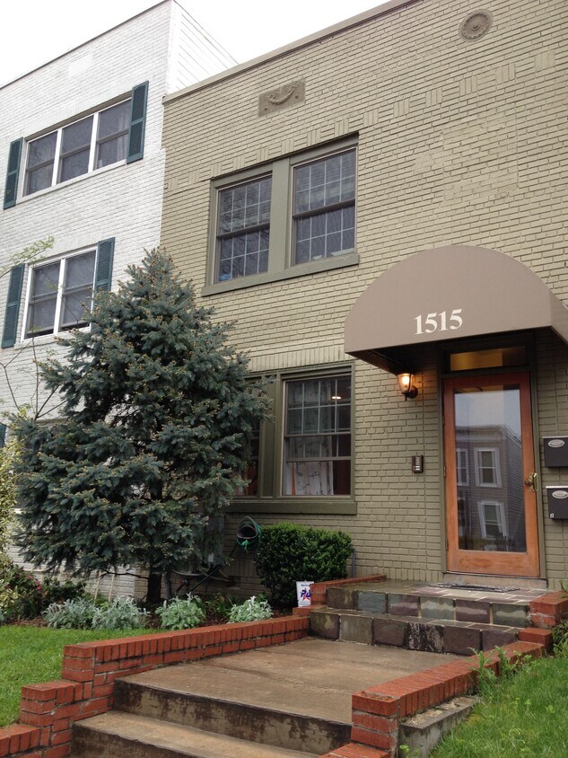 Primary Photo - 1515 Constitution Ave NE