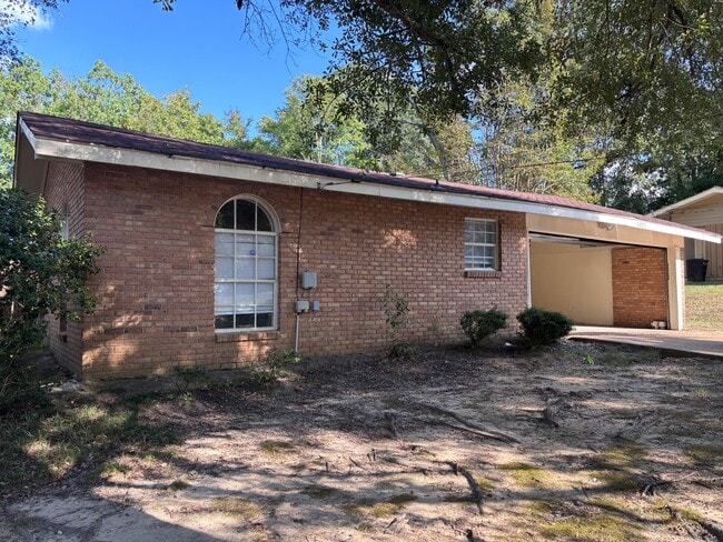 Building Photo - 1203 Greenbriar St