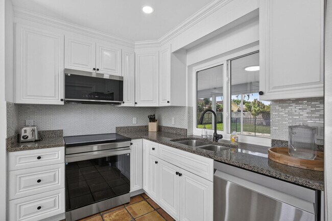 Foto del edificio - 11760 Inverness Cir