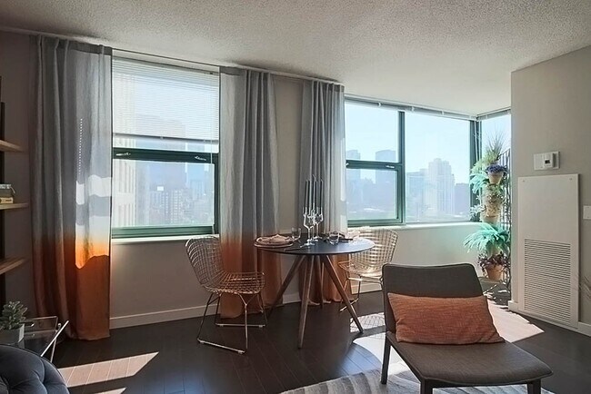 Foto del edificio - 661 N Clark St