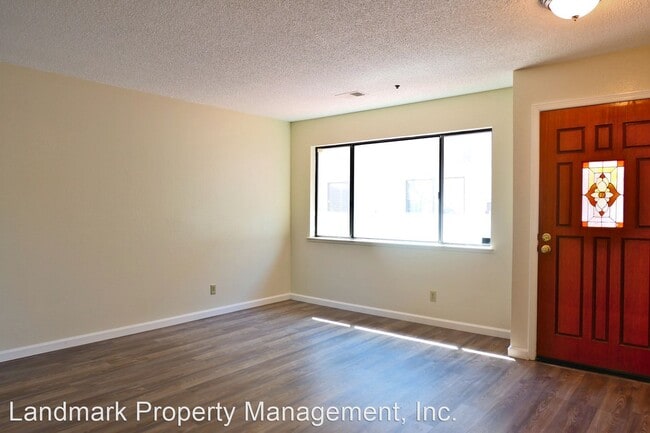 Building Photo - 695 S Knickerbocker Dr